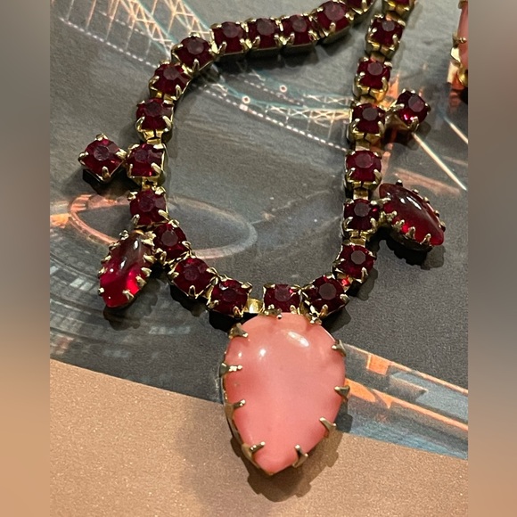 VINTAGE (RARE!!) “Demi Parure” Red Rhinestone & Pink Cabochon Stones Set - Picture 2 of 6